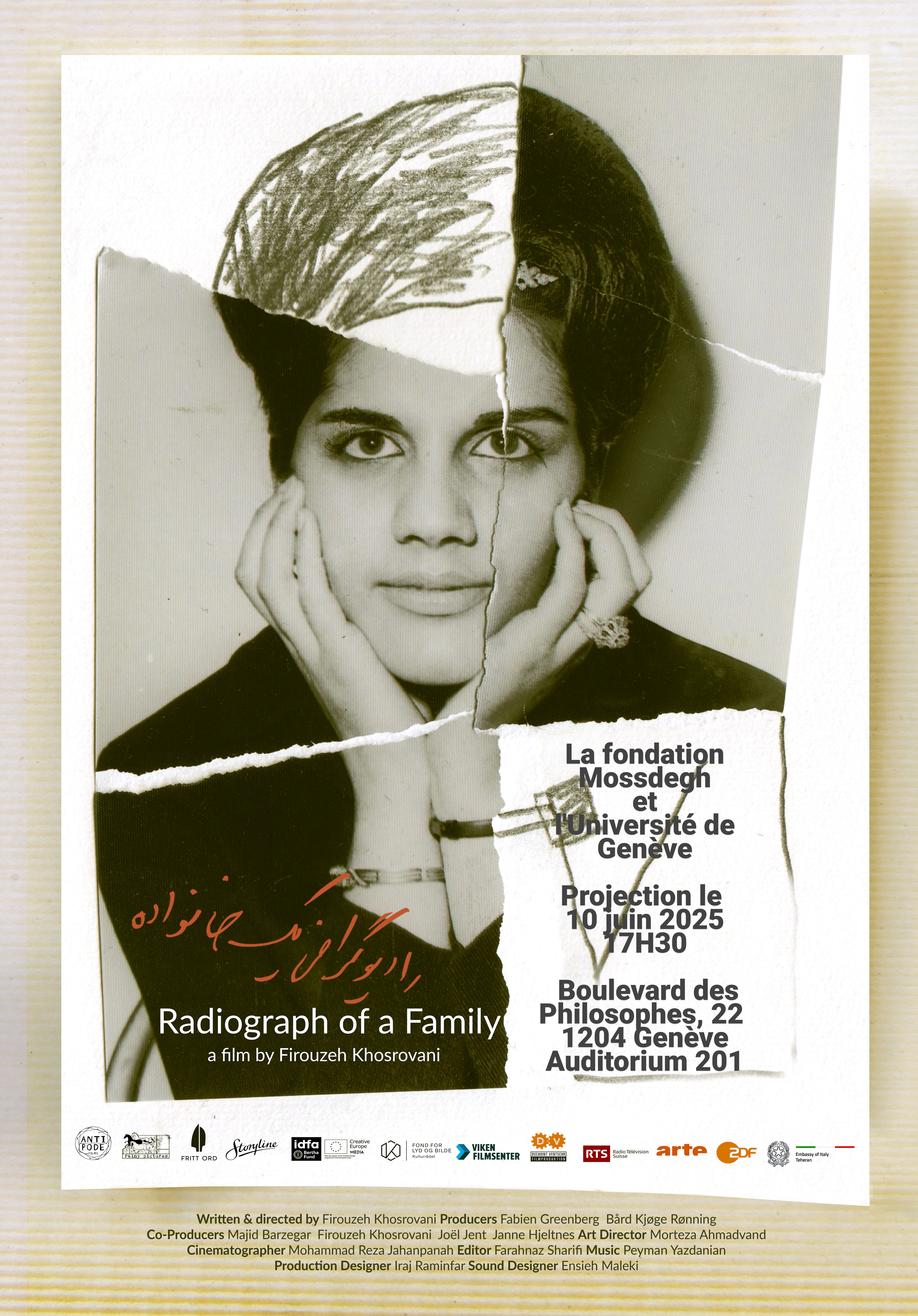 Projection Film - RADIOGRAPH OF A FAMILY - Firouzeh Khosrovani